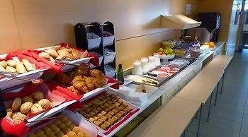 B&B Hotel Girona 3 サルト 3*,